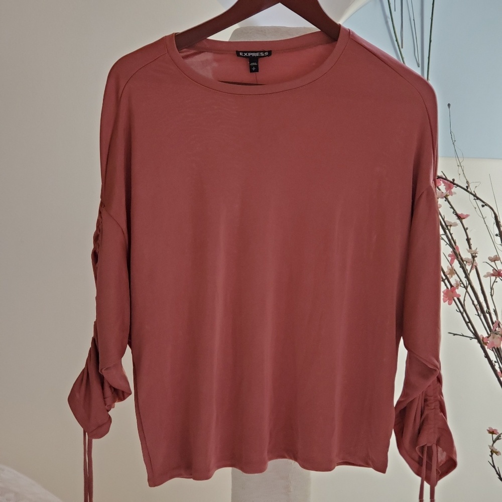 EXPRESS Ruched Sleeved Top